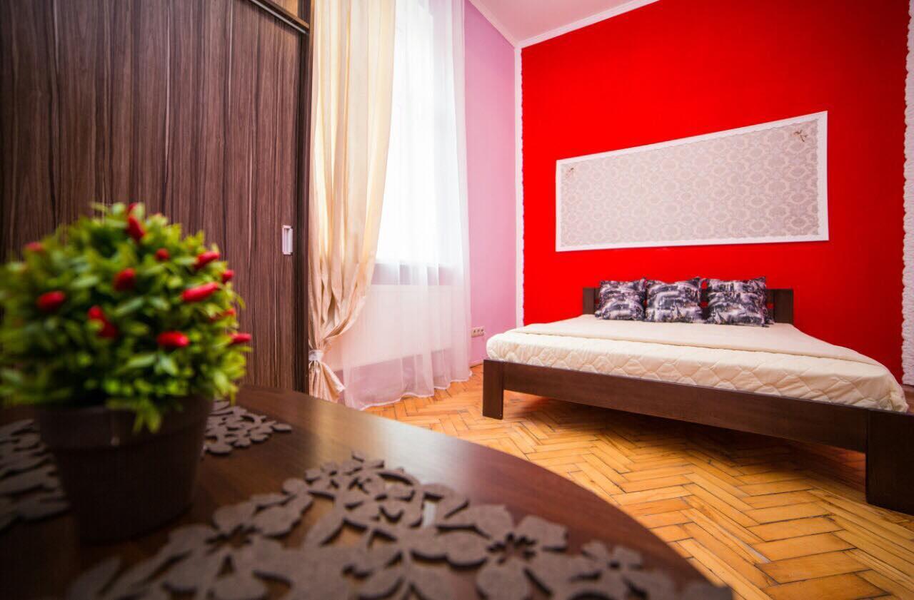 Apartment On Teatralna 7 利沃夫 外观 照片